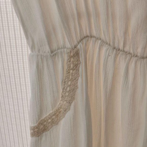 NWT viscon summer dress. - Picture 3 of 5